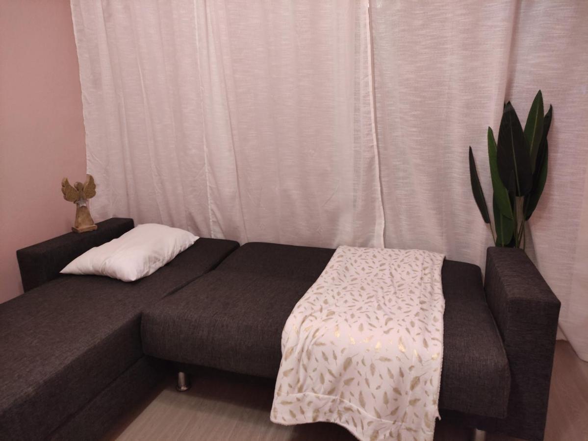 Love Truth Life Apartment Пирея Екстериор снимка