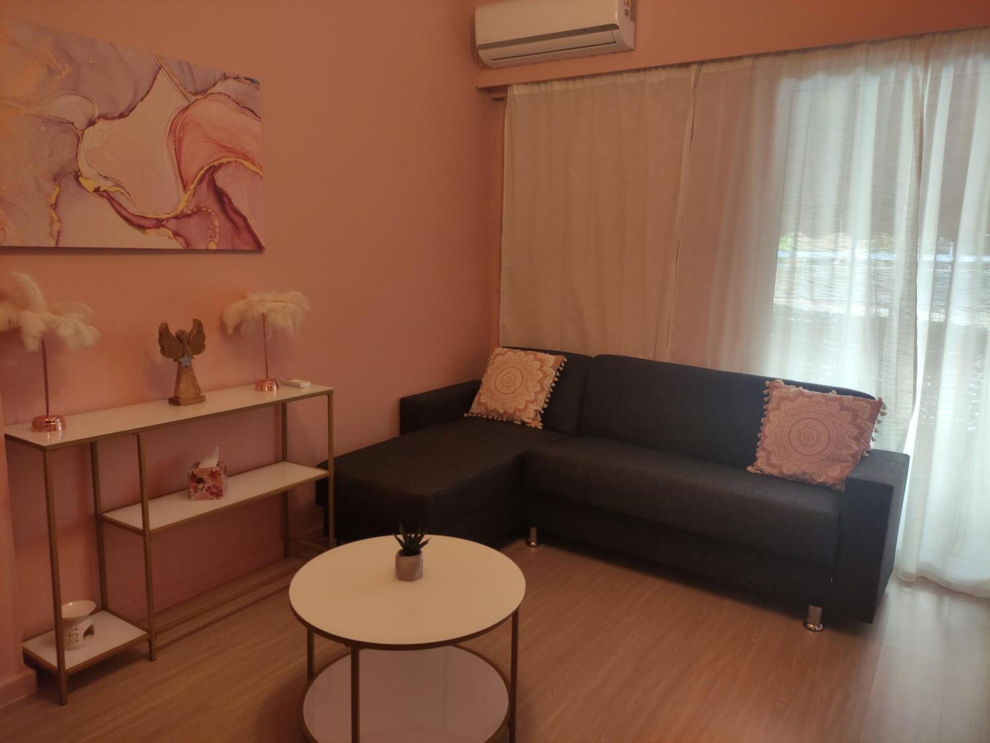 Love Truth Life Apartment Пирея Екстериор снимка